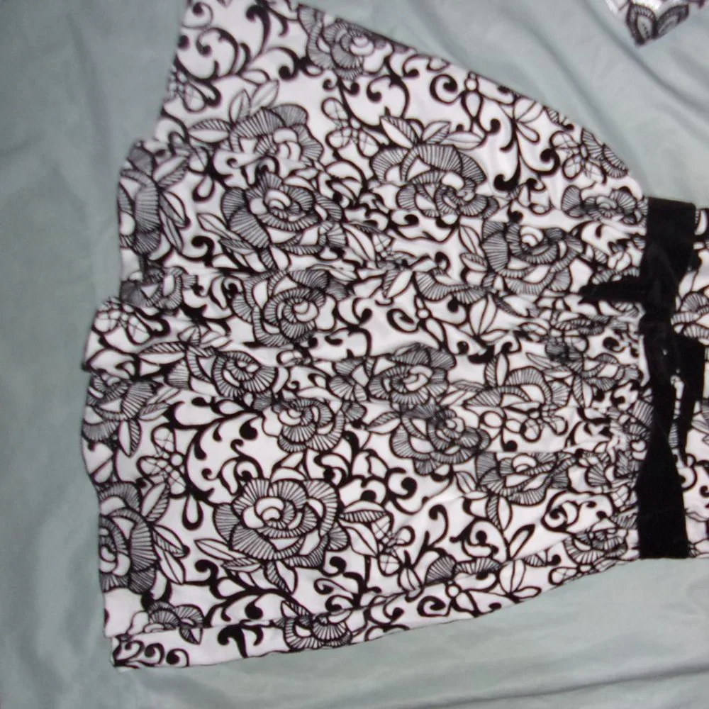 size 8 girls dress white red  black lace Christmas formal medium eight - Picture 5 of 5